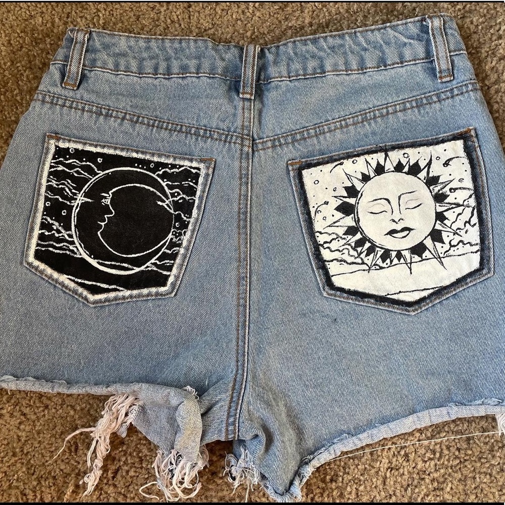 handcrafted DAY+NIGHT SHORTS